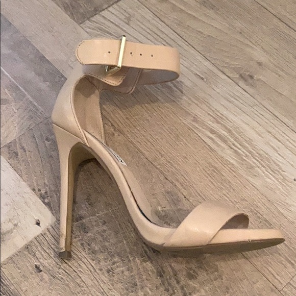 Steve Madden Nude Strappy Heels, size 7 - Picture 2 of 6